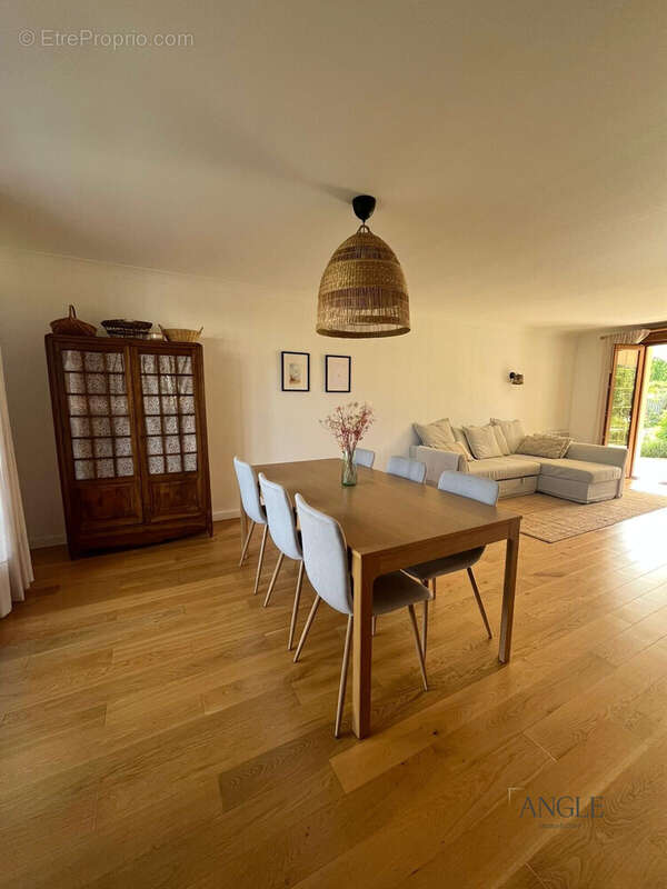 Maison à CHAMPFLEUR