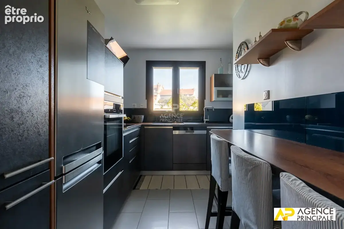 Appartement Maisons Laffitte 4 pièce(s) 93 m2 - Hyper centre - Balcon - Ascenseur - photo 9
