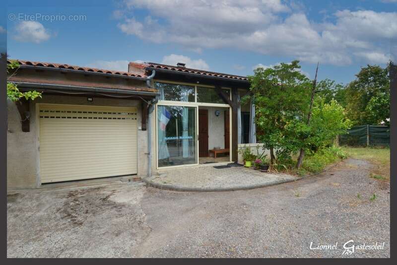 Maison à vendre de plain pieds 2/3 chambres sur la communes de Vélines en Dordogne (24) - photo 3