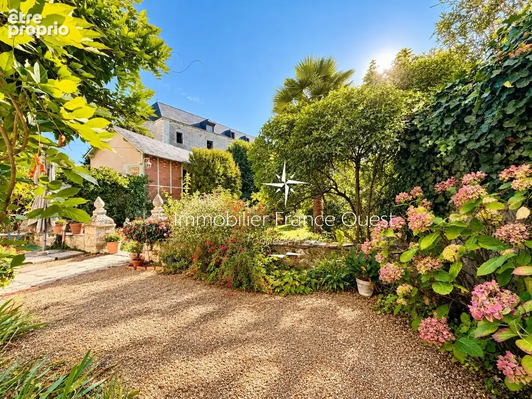 Élégante demeure des XVIIe et XVIIIe siècles avec jardin surplombant la rivière - photo 13