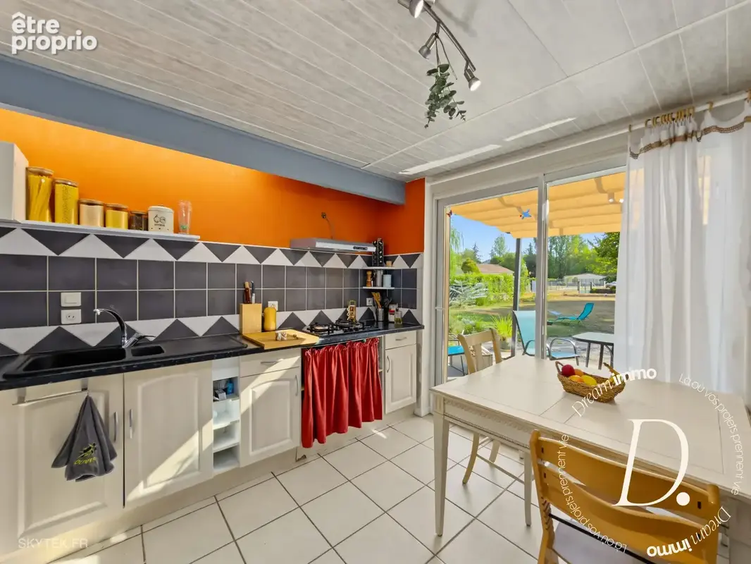 Maison 10 pièces 245 m² à vendre à Villecomtal-Sur-Arros (32730) - photo 2