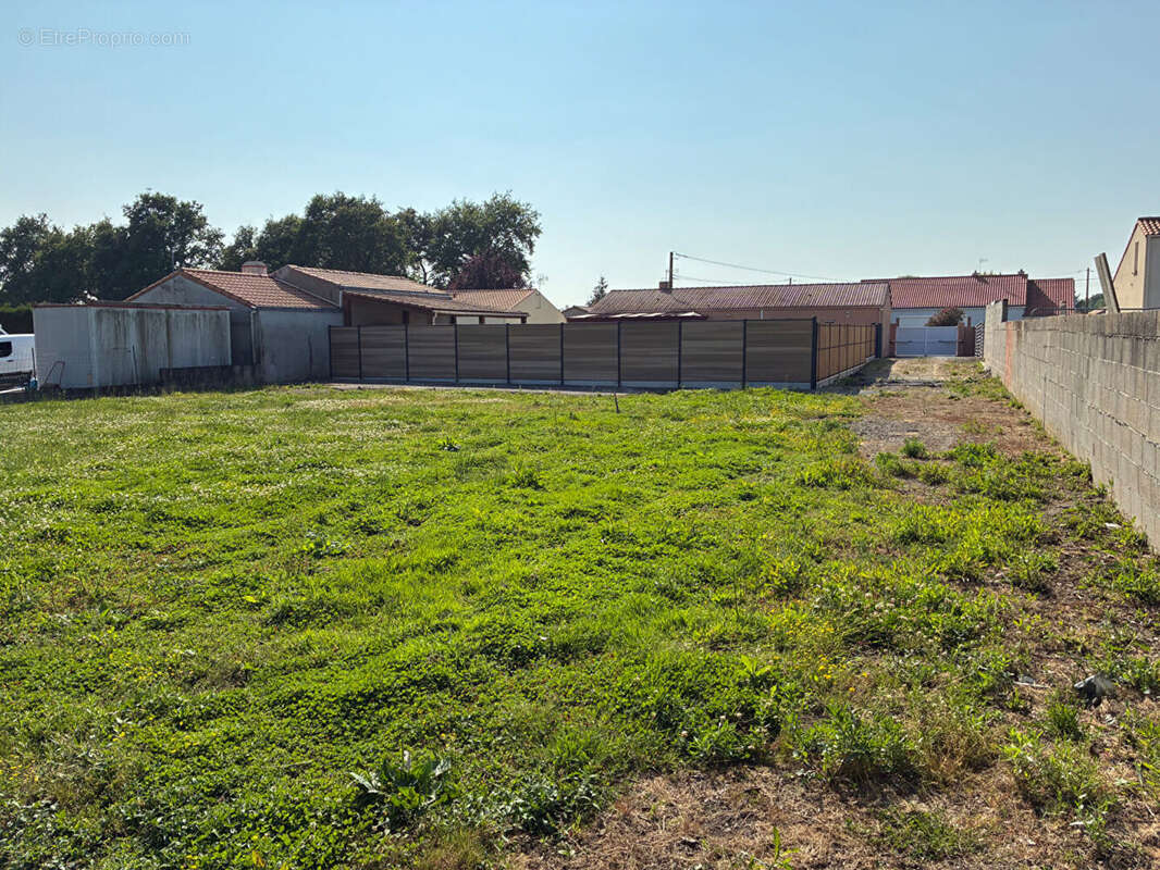Terrain à SAINT-PHILBERT-DE-GRAND-LIEU