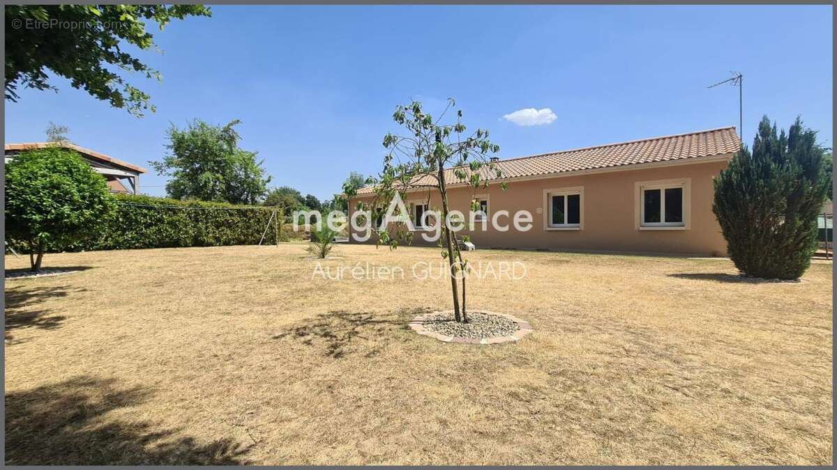 6 Chambres, 1 bureau, double garage, jardin - photo 20