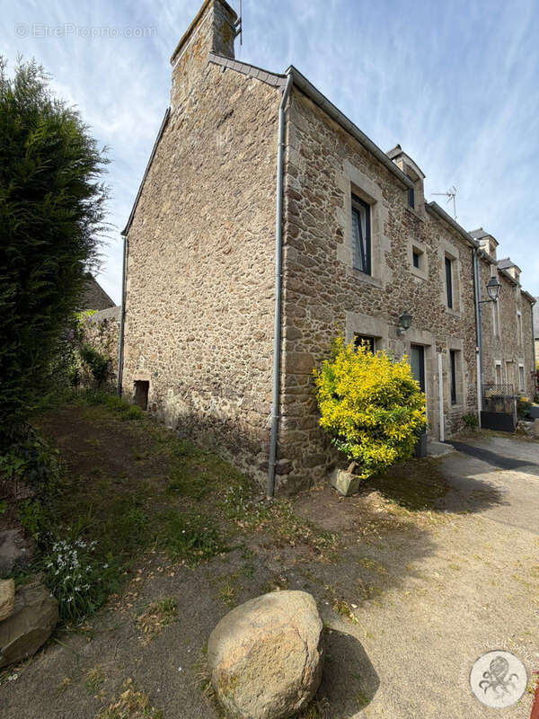 Maison à PLESSIX-BALISSON