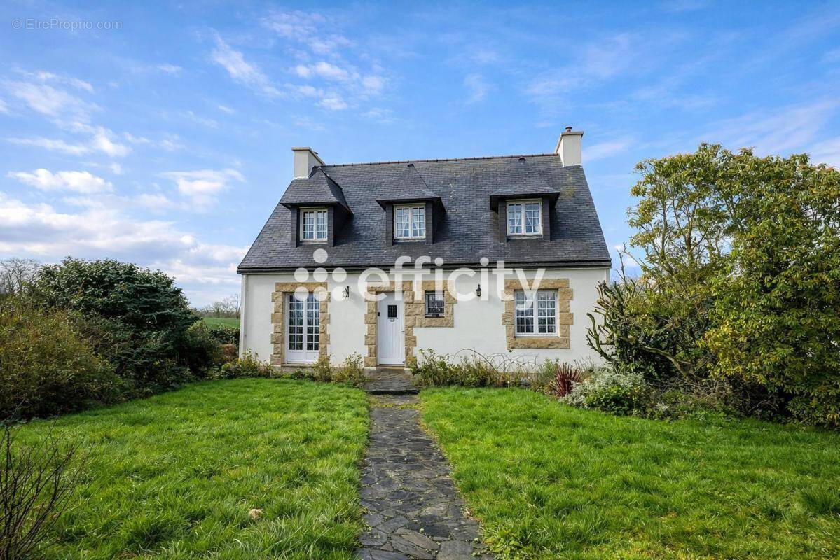 Maison à SAINT-HERNIN