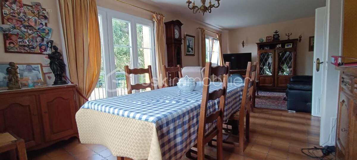 Maison à LE CHATELET-EN-BRIE