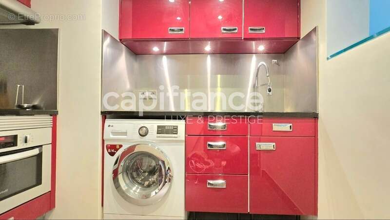 Appartement à PARIS-8E