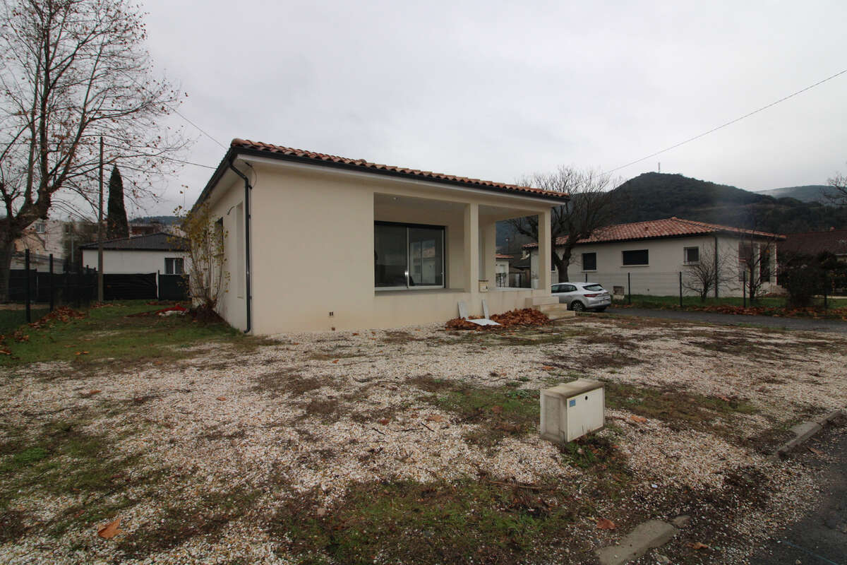 Maison à LES SALLES-DU-GARDON