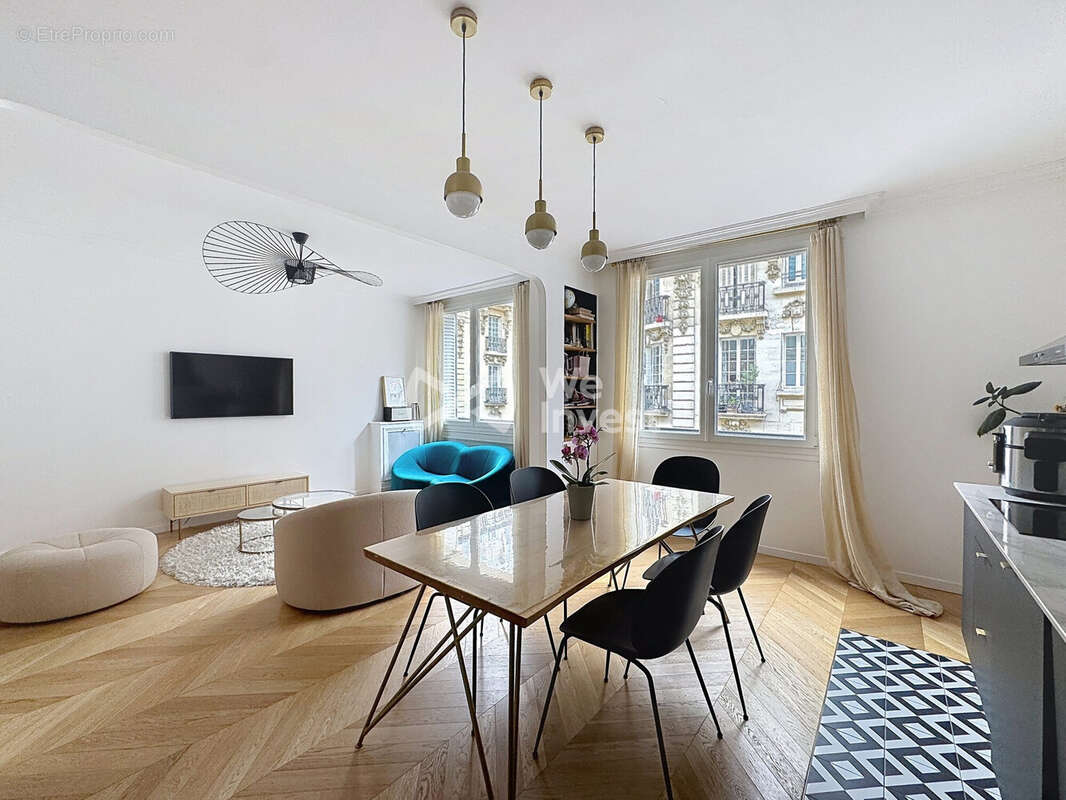Appartement à PARIS-16E