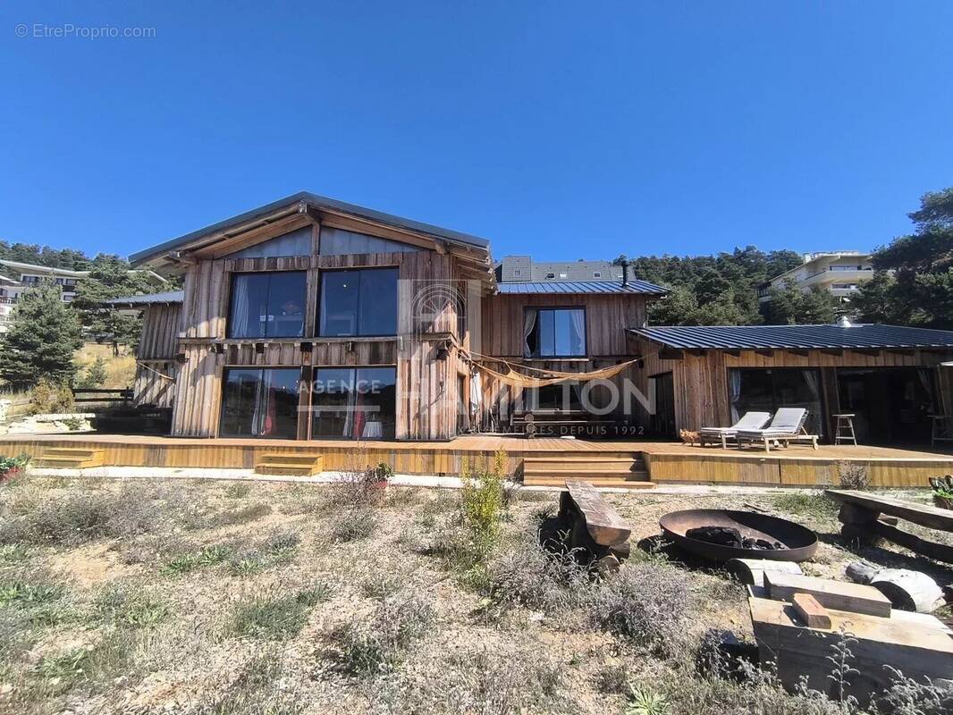 Maison à GREOLIERES