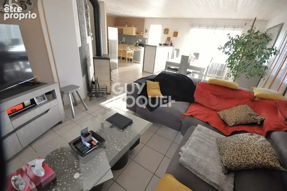 Maison de plain-pieds à Pomeys - photo 3
