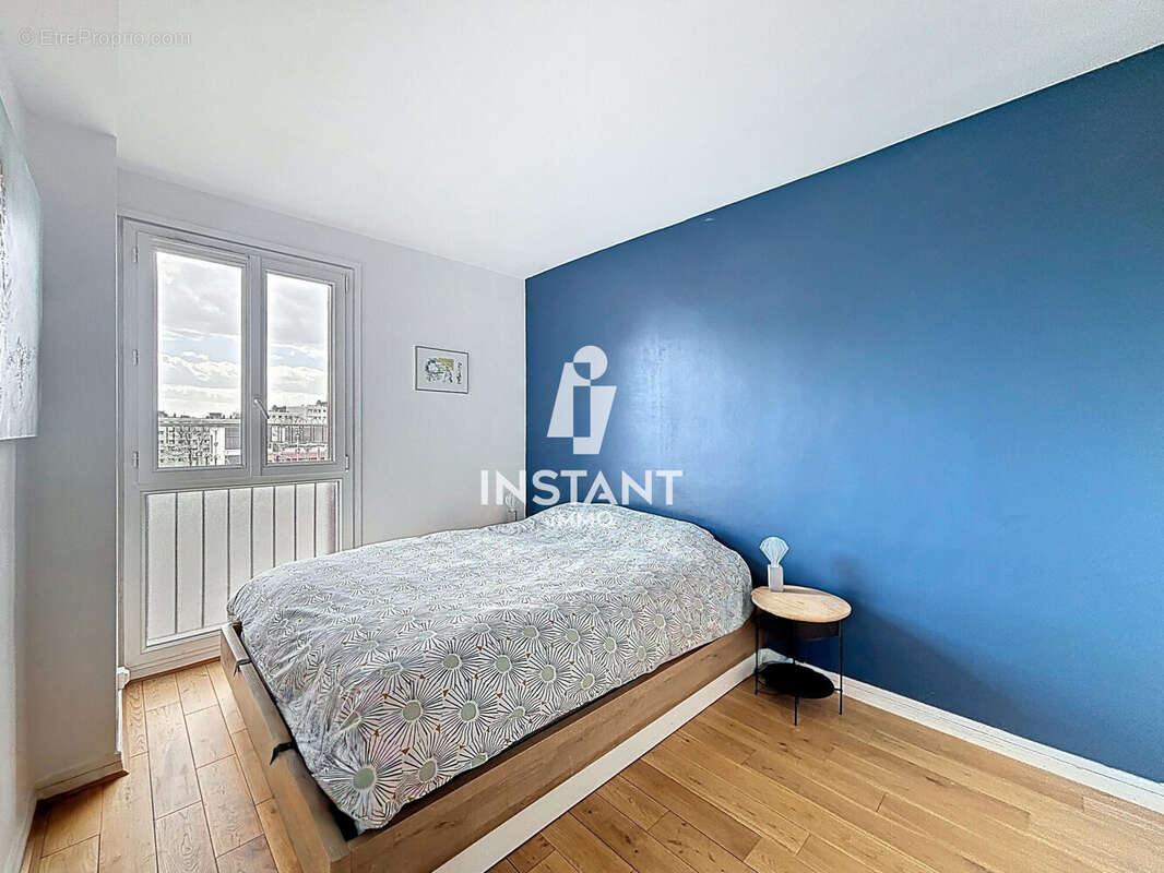 Appartement à CHARENTON-LE-PONT