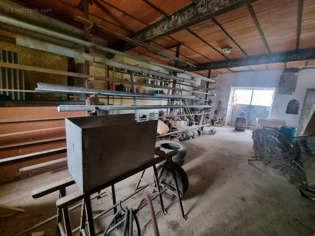 Photo 5 - Parking à UXEAU