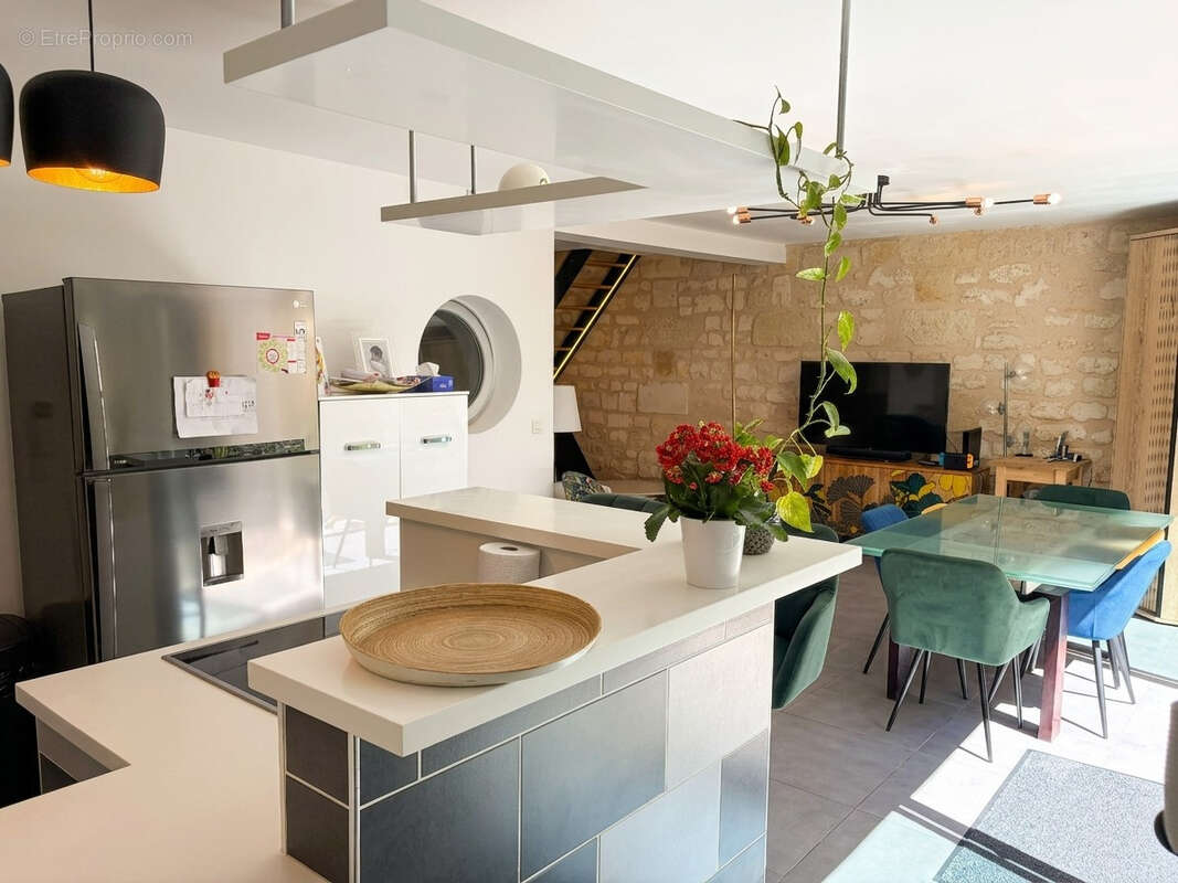 Dans un ancien relais postal, atypique Maison indépendante en 2ème ligne + Appartement T3 - photo 4