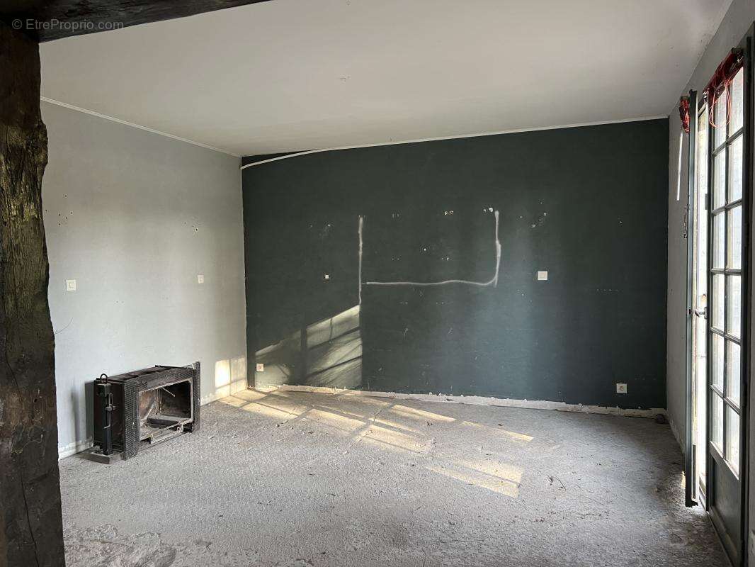 Maison à MONTBOUTON