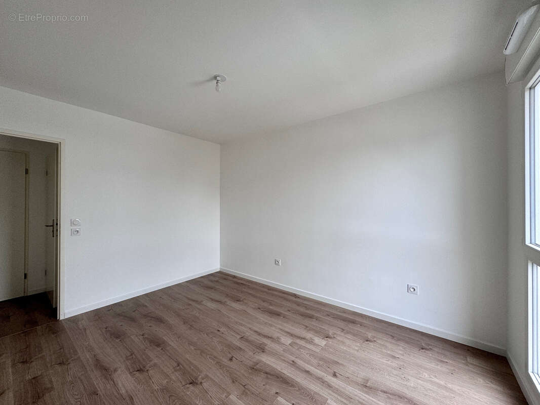 Appartement à PARAY-VIEILLE-POSTE