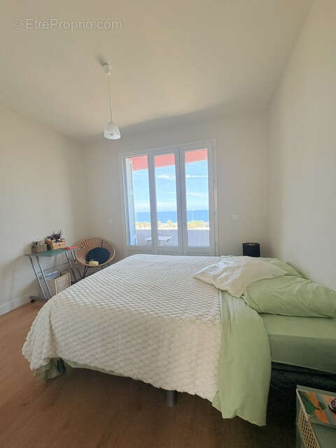 Bastia centre f3 traversant avec ascenseur et vue mer - photo 2