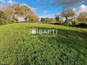 Photo 1 - Terrain à PETIT-AUVERNE