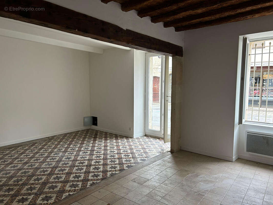 Maison à FONTVIEILLE