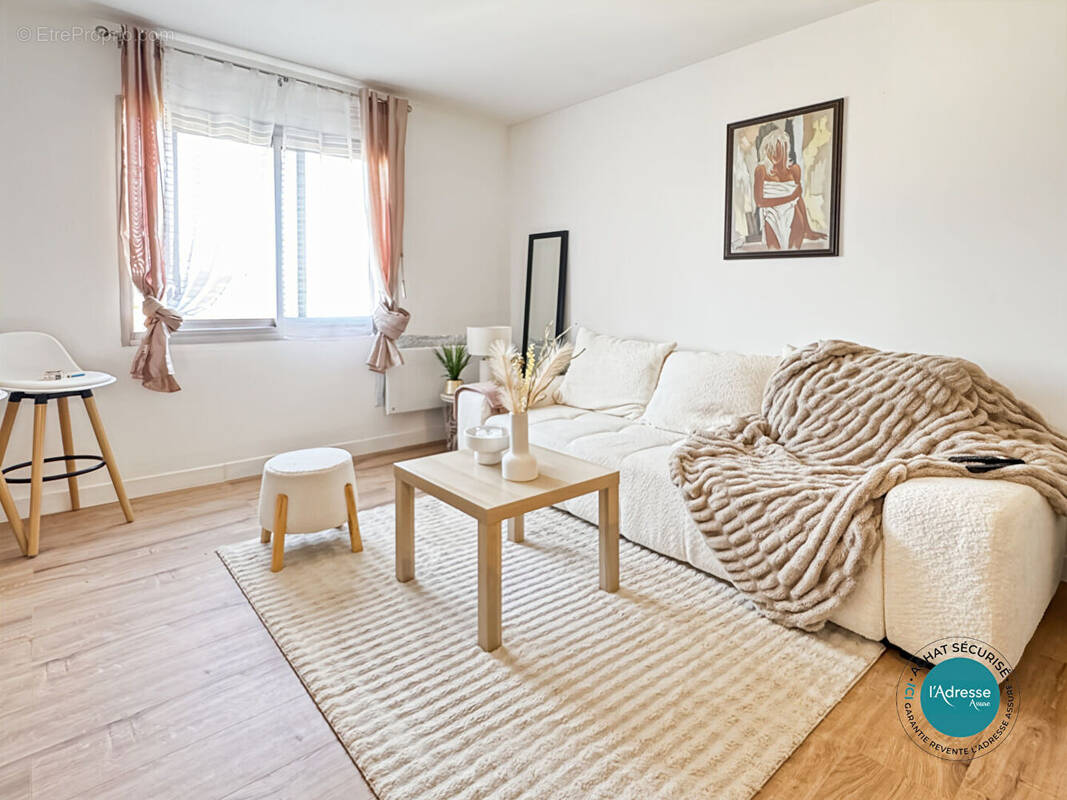 Appartement à SAINTRY-SUR-SEINE