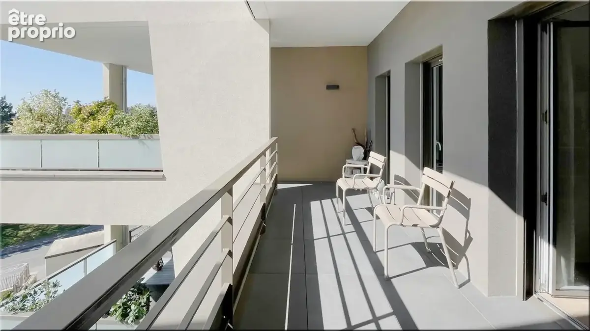 Appartement à vendre 4 pièces DIVONNE LES BAINS (01) – Résidence Le Stallion Élégance, terrasse panoramique et vue Mont Blanc - photo 9
