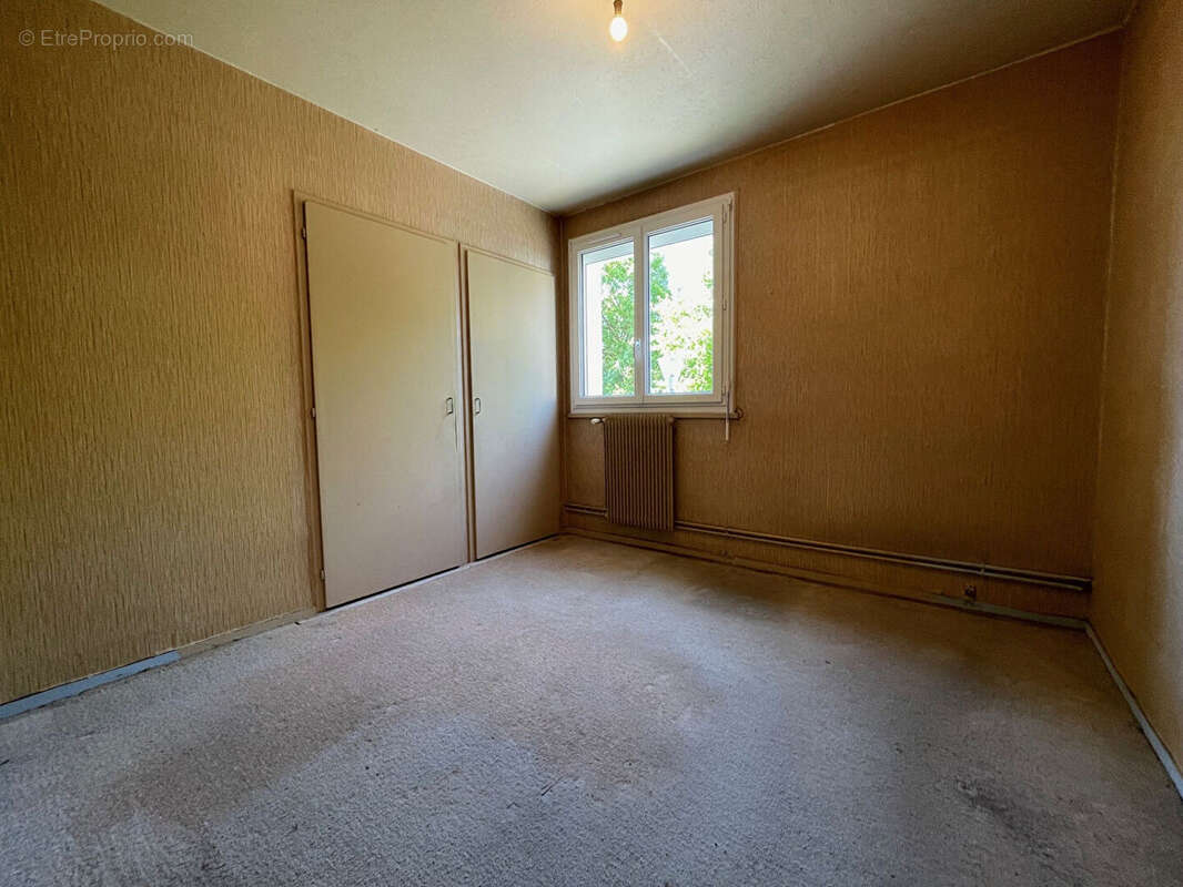 Appartement à LA CHAPELLE-SAINT-MESMIN