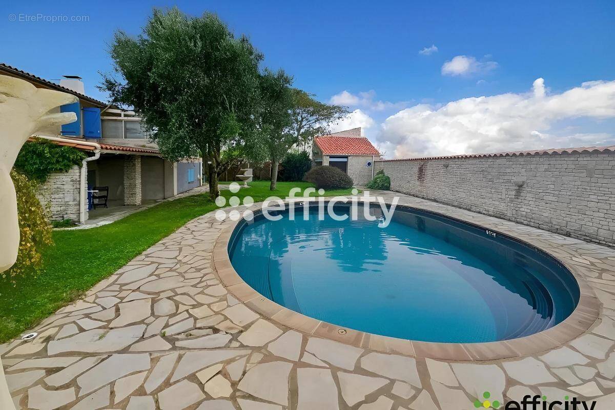 Maison à SAINTE-SOULLE