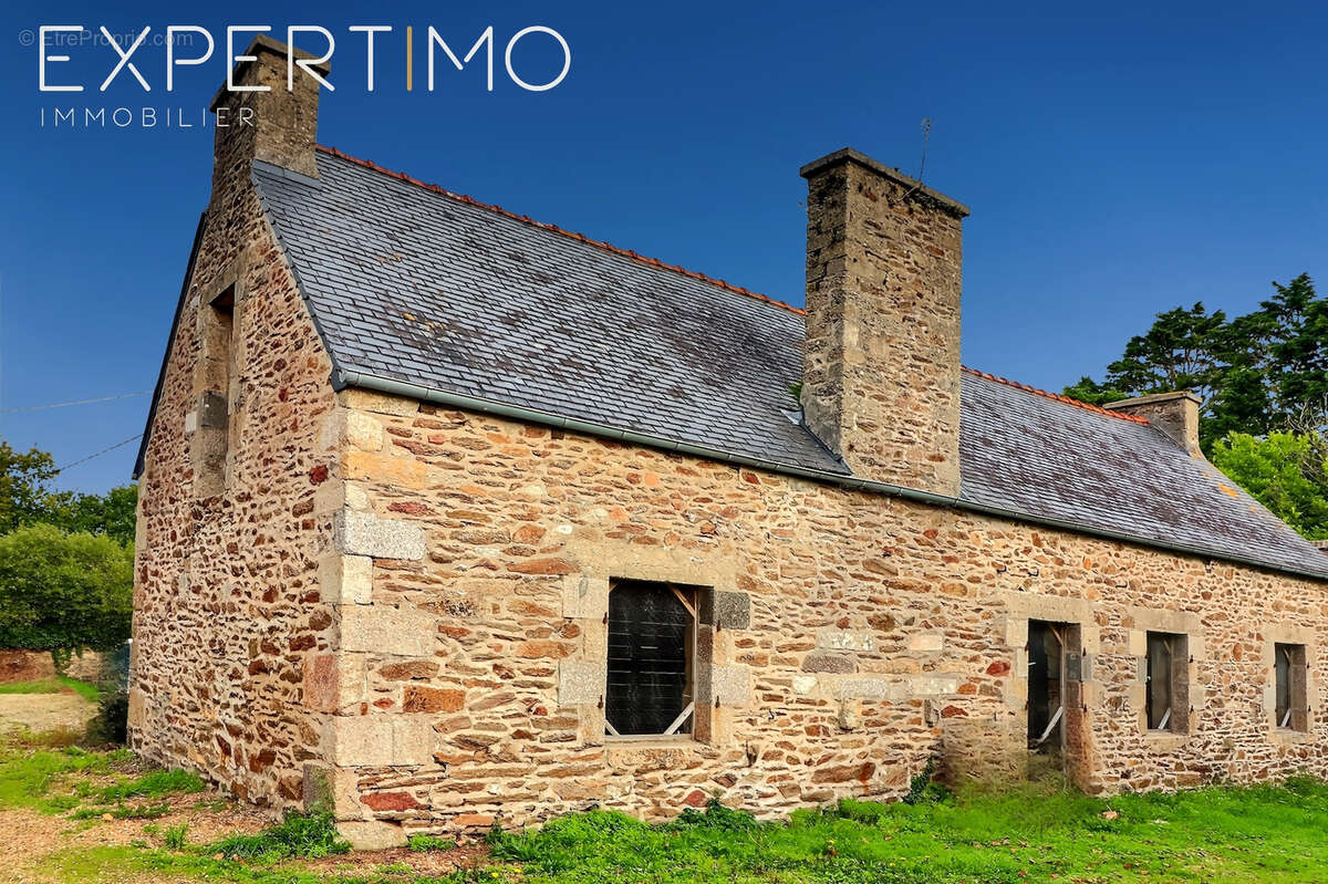Hangar de 400 m2, dépendances et longère à rénover sur 1 573 m2   Fort potentiel à L’Archantel - photo 6
