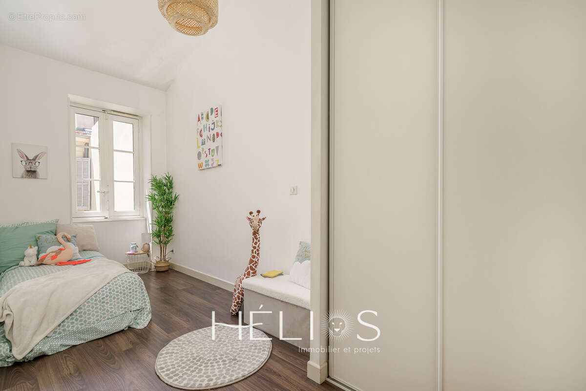 Appartement à MARSEILLE-2E