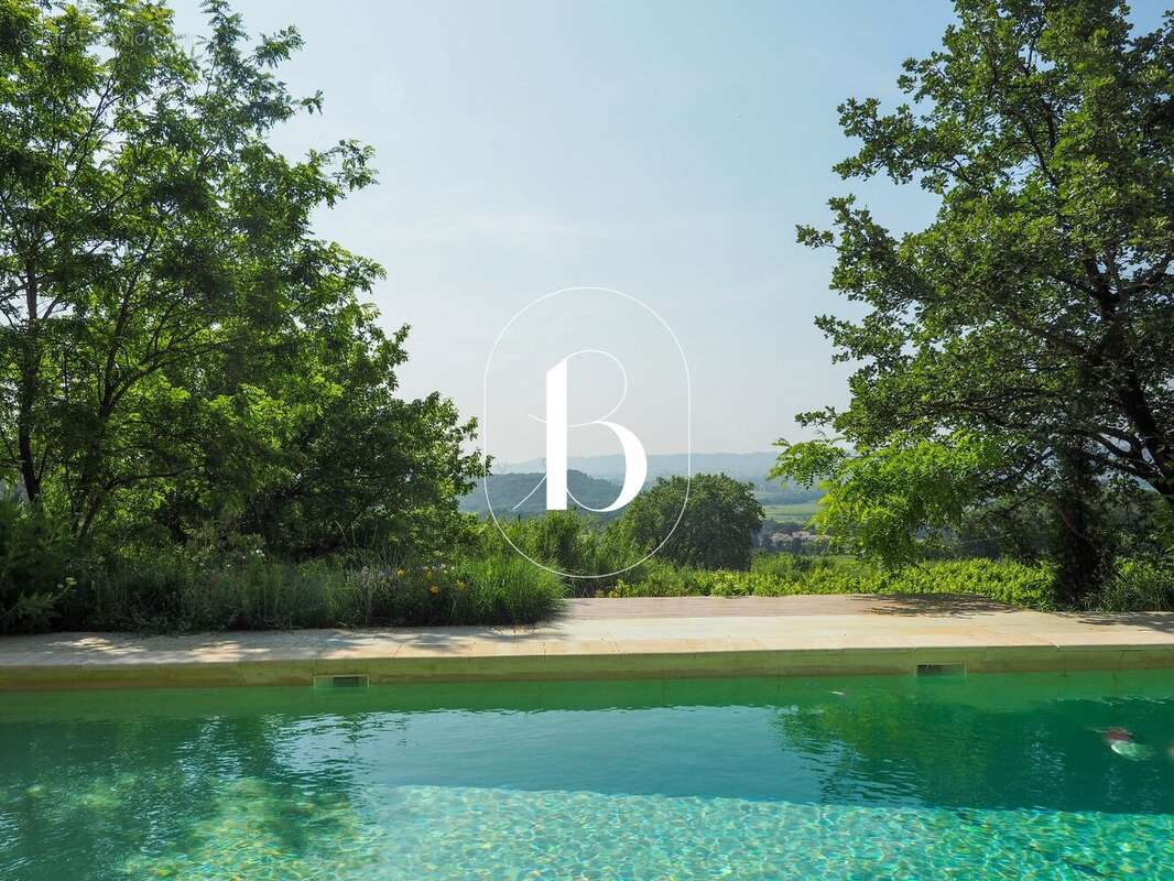 Maison à LAUDUN-L'ARDOISE