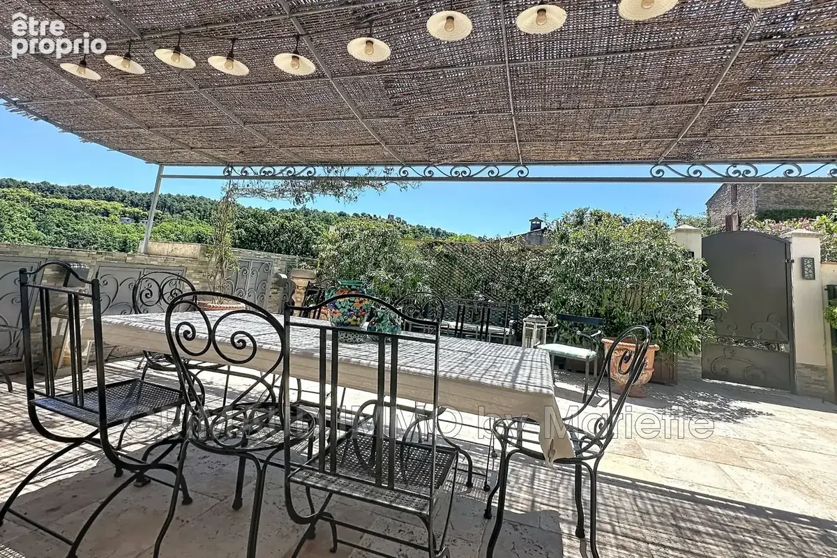Maison 10 pièces 300 m² à vendre à La Garde-Freinet (83680) - photo 4
