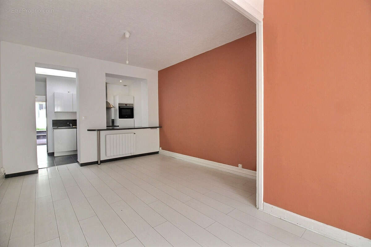 Maison MARCQ EN BAROEUL : 2 Chambres et Jardin - photo 2