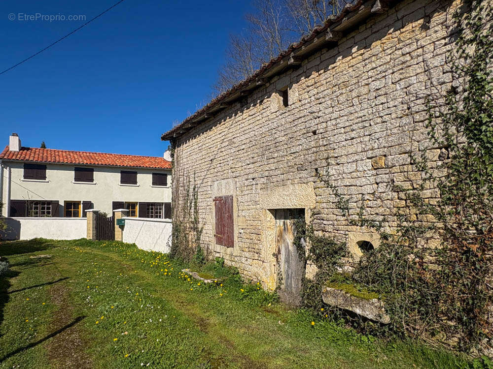 Maison à SAUZE-VAUSSAIS