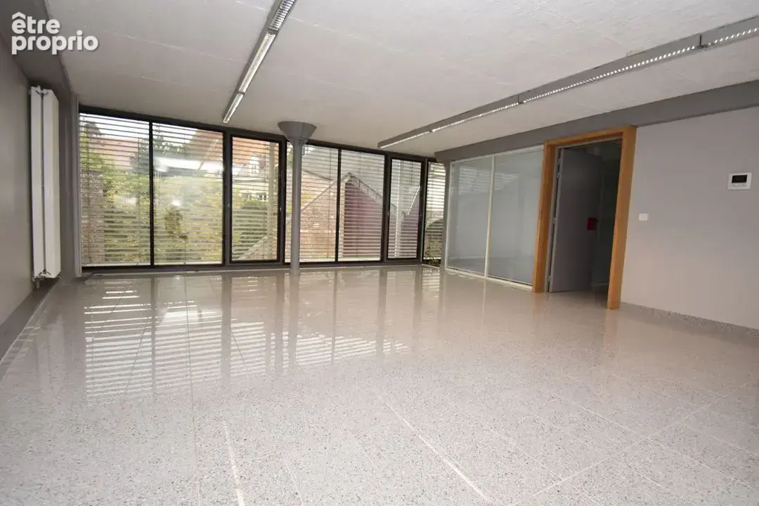 Maison 556 m² à Valenciennes  - photo 3