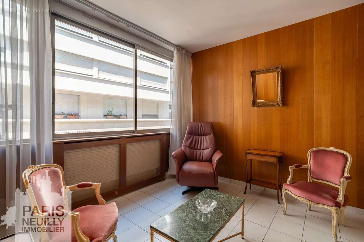 Appartement à PARIS-14E
