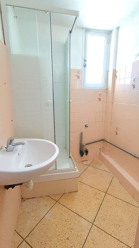 Appartement à MARSEILLE-3E