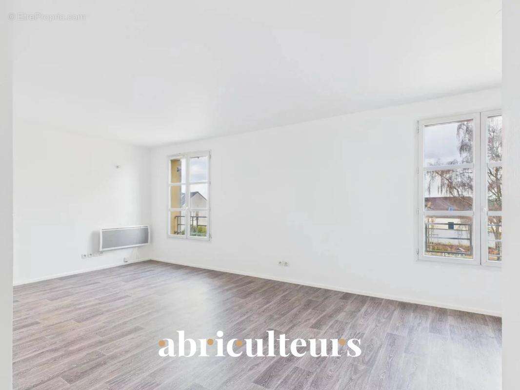 Appartement T4 traversant de 3 chambres – Lumineux et spacieux dans une résidence de standing à Survilliers - photo 6