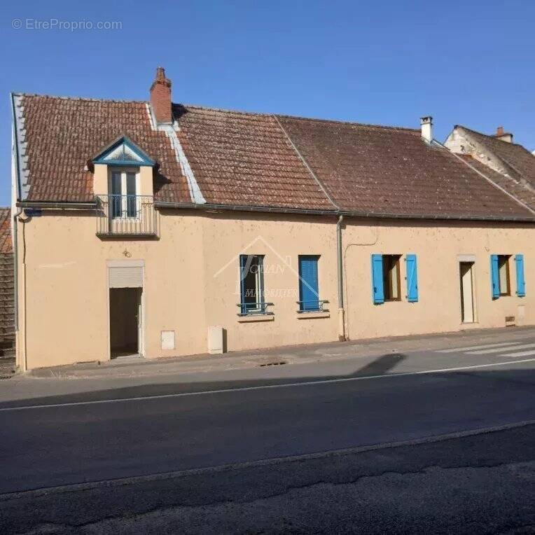 Maison à VARENNES-SUR-ALLIER