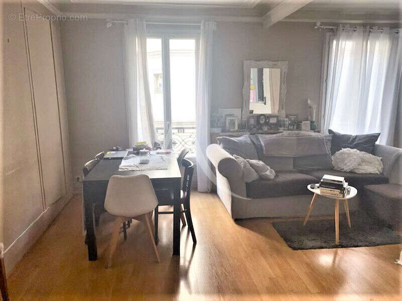 Appartement à PARIS-14E