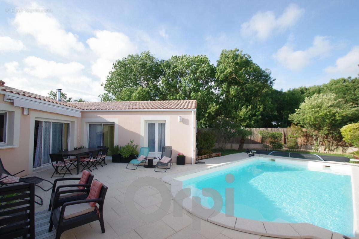 Maison à SAINT-ROGATIEN