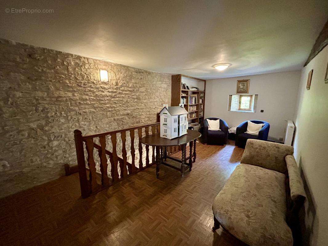 Superbe Longère en Pierre de 413 m2   6 Chambres - photo 9