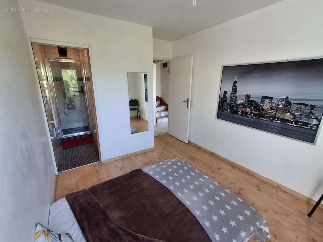 T4 duplex terrasse et parking privatif - photo 11