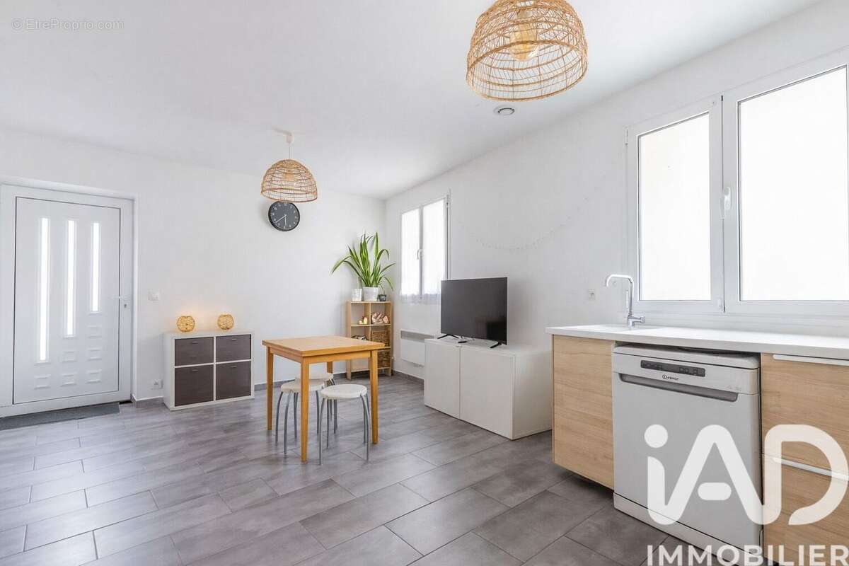 Photo 2 - Maison à CHILLY-MAZARIN