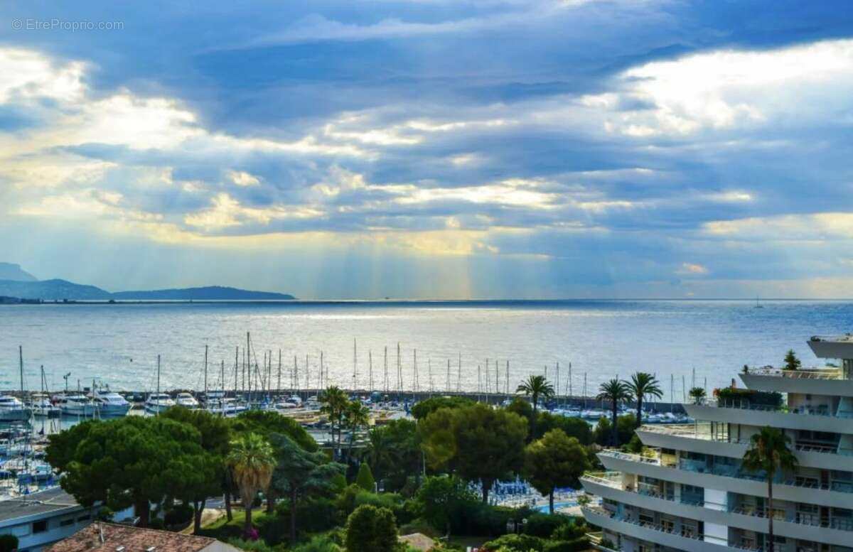 Appartement à VILLENEUVE-LOUBET
