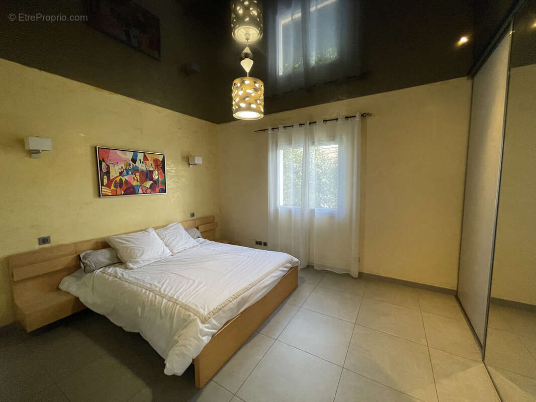 Maison à SAINT-MAGNE-DE-CASTILLON