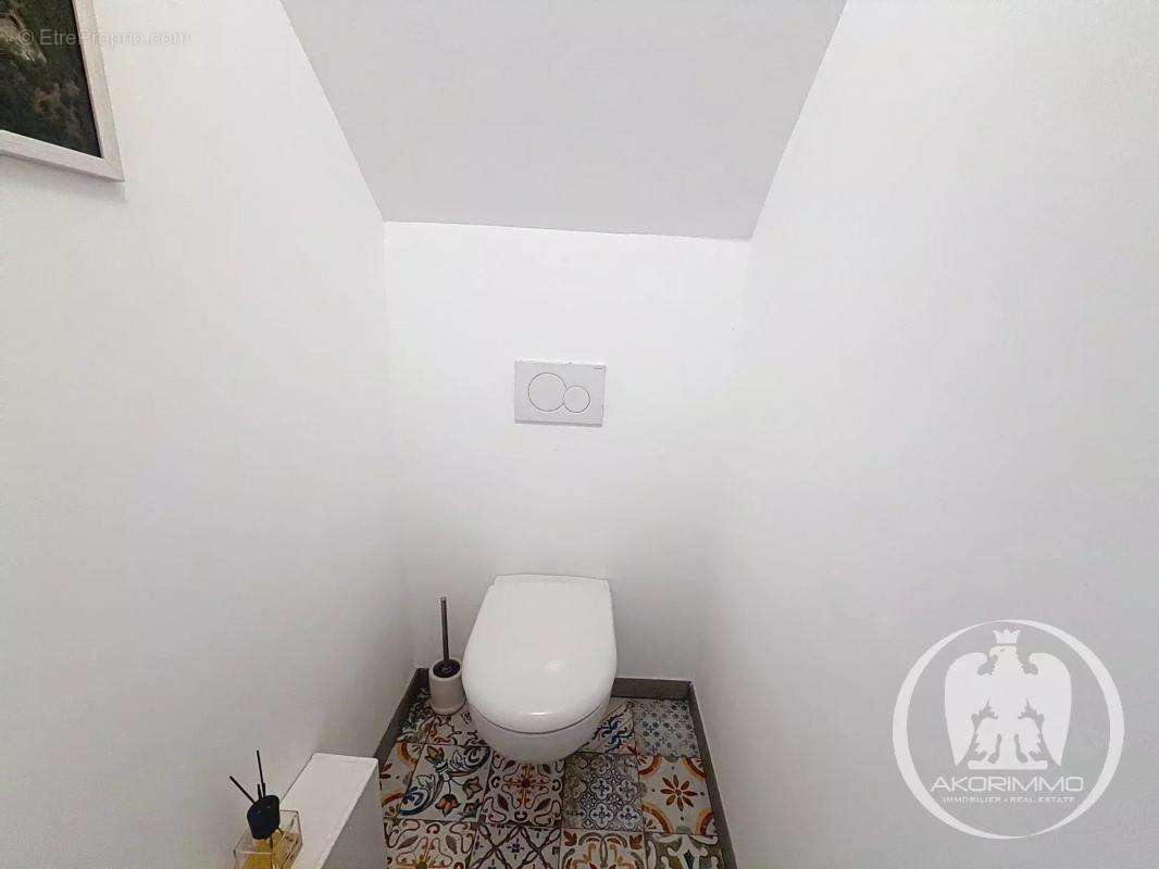 Maison à CASTAGNIERS