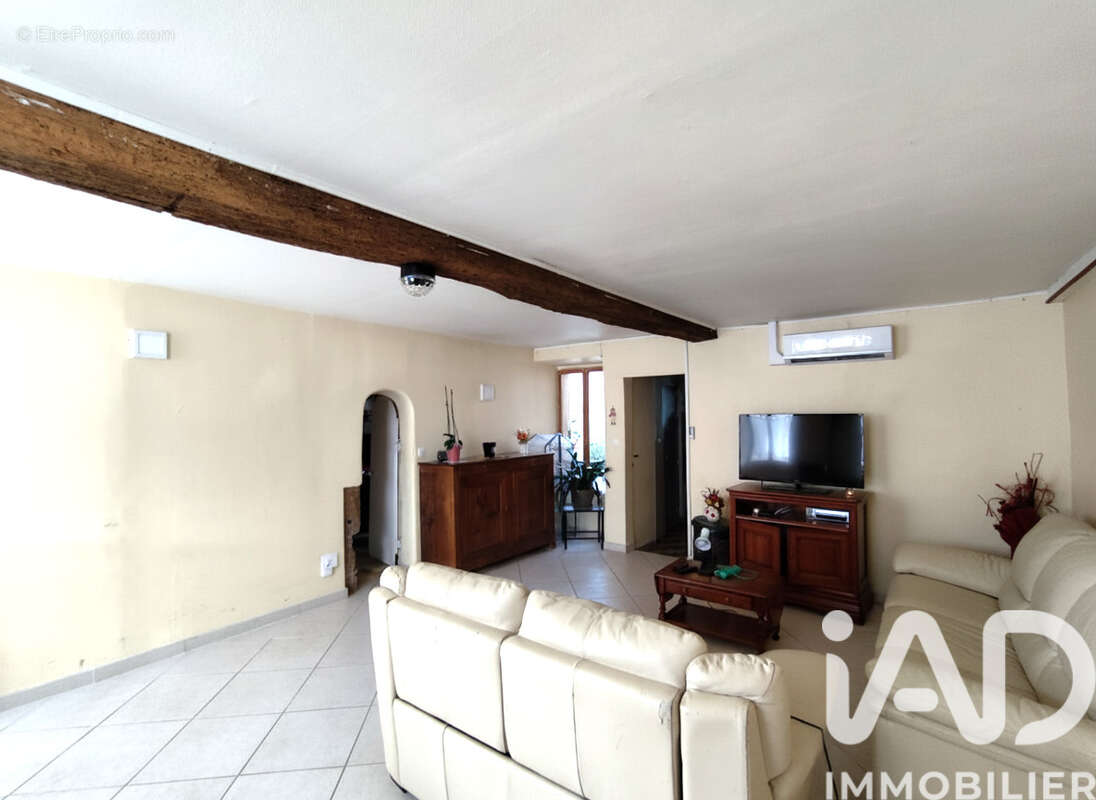 Maison 219 m² à Ouarville  - photo 2