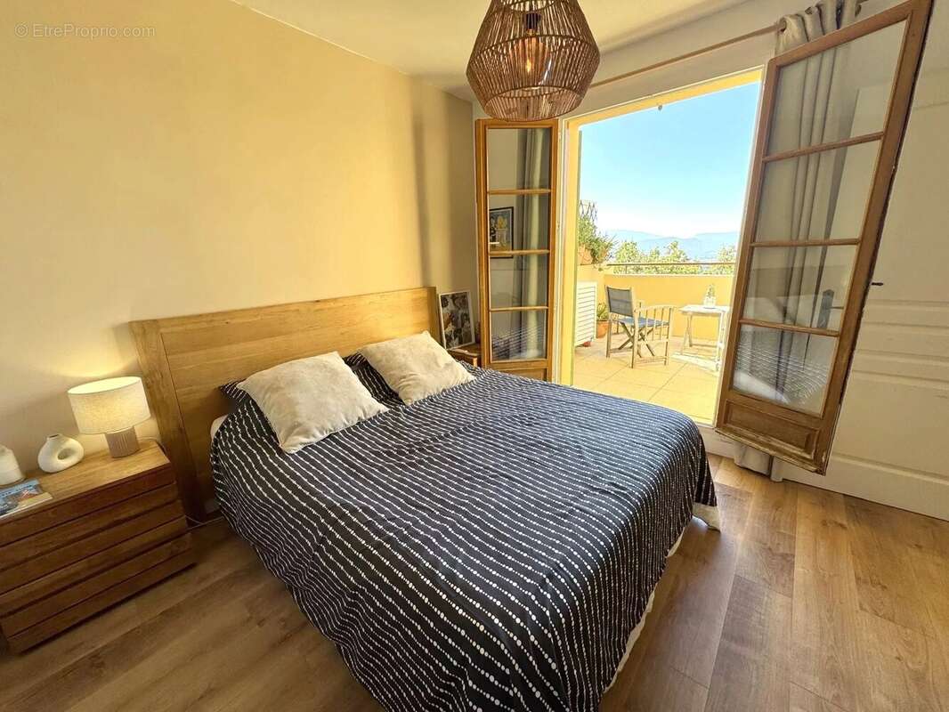 Appartement à GRIMAUD