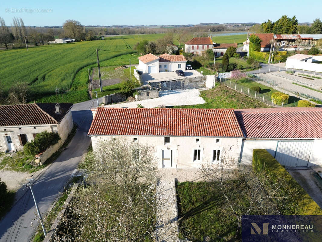 Maison ancienne en pierre entierement rehabilitee - photo 18