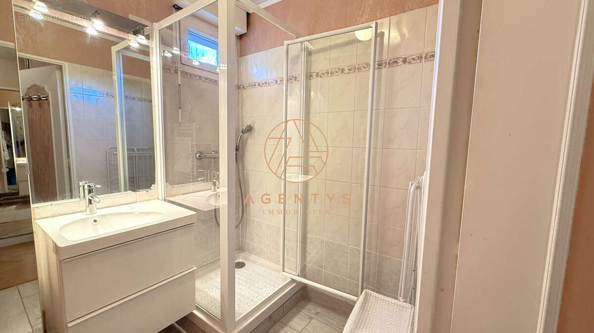 Appartement à LE PLESSIS-TREVISE